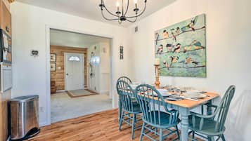 Nhà (3 Bedrooms) | Nội thất