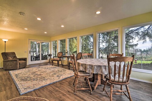 Pet-friendly La Center Home ~ 6 Mi to Casinos