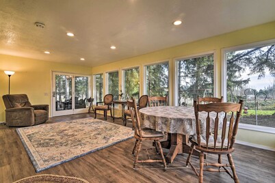 Pet-friendly La Center Home ~ 6 Mi to Casinos
