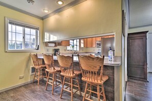 Interior - Pet-friendly La Center Home ~ 6 Mi to Casinos (La Center)