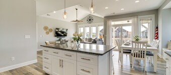 Modern Surf City Beach House w/ Hot Tub!