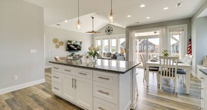 Modern Surf City Beach House w/ Hot Tub!