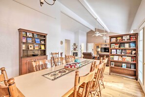 Dining - Rustic Vacation Rental in Williams! (Williams)