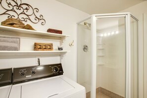 Cottage (3 Bedrooms) | Interior - Cave Bay Vacation Rental w/ Game Room! (Worley)