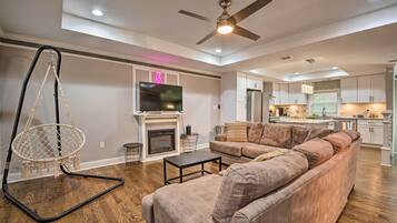House (4 Bedrooms) | Front of property