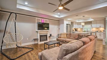 TV, fireplace