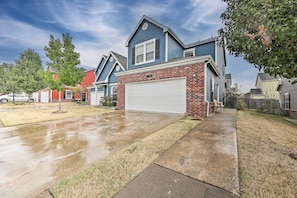 Apartment (2 Bedrooms) | Interior - Walk to Lake: Townhome w/ Hot Tub in Afton! (Afton)