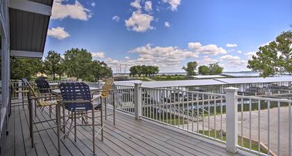 Walk to Lake: Townhome w/ Hot Tub in Afton!