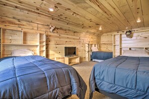 House (5 Bedrooms) | Interior