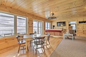 House (5 Bedrooms) | Interior