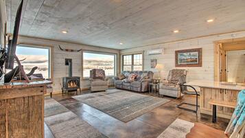 House (5 Bedrooms) | Interior