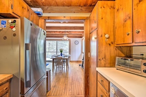 Interior - West Cornwall Cabin ~ 4 Mi to Covered Bridge! (West Cornwall)