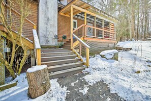House (2 Bedrooms) | Interior - West Cornwall Cabin ~ 4 Mi to Covered Bridge! (West Cornwall)