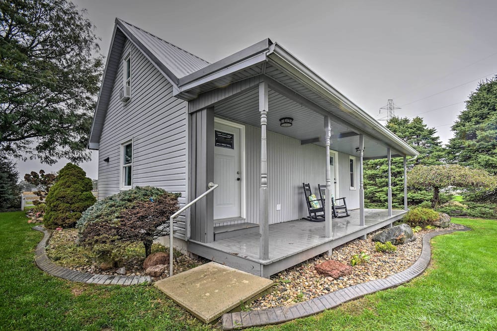 Cozy Goshen Farmhouse ~ 9 Mi to Amish Acres - Nappanee, IN
