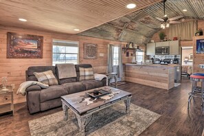 House (1 Bedroom) | Interior