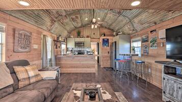 House (1 Bedroom) | Interior