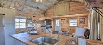 Boyd Countryside Cabin w/ Patio & Farm Views