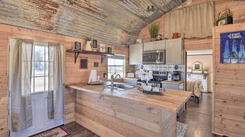 House (1 Bedroom) | Interior