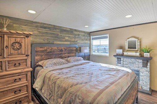 Boyd Countryside Cabin w/ Patio & Farm Views
