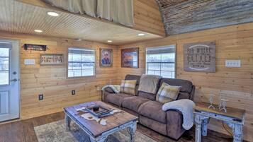 House (1 Bedroom) | Interior