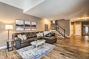 House (5 Bedrooms) | Interior