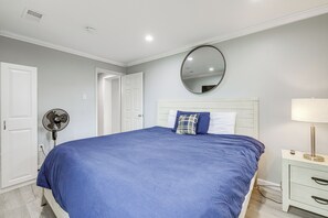 1 camera, ferro/asse da stiro, lenzuola