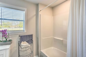 House (3 Bedrooms) | Interior - Walk to Cedar Creek Reservoir: Home w/ Fire Pit! (Kemp)