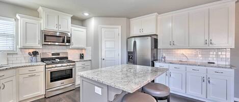 House (3 Bedrooms) | Interior