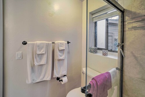 Pet-friendly Prescott Townhome w/ Fireplace!