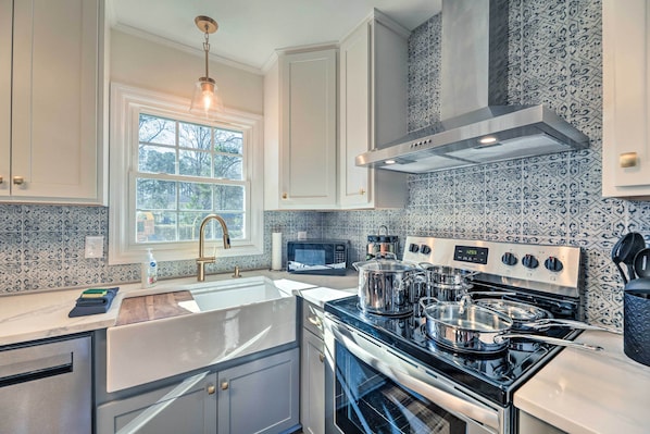 House (3 Bedrooms) | Interior