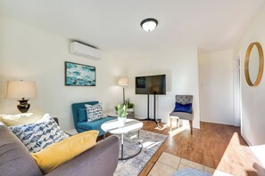 Cottage (1 Bedroom) | Front of property - Quiet Carpinteria Cottage By Town & Beaches (Carpinteria)