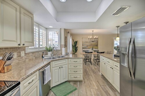 Stunning Sun Lakes Retreat < 1 Mi to Golfing!