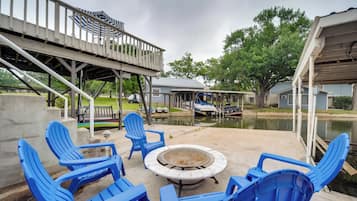 House (4 Bedrooms) | Front of property