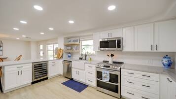 Rumah (4 Bedrooms) | Interior