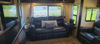 Country Living on 32 Acre Farm