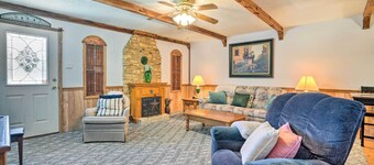 Charming Ingram Home w/ Yard & Furnished Patio!