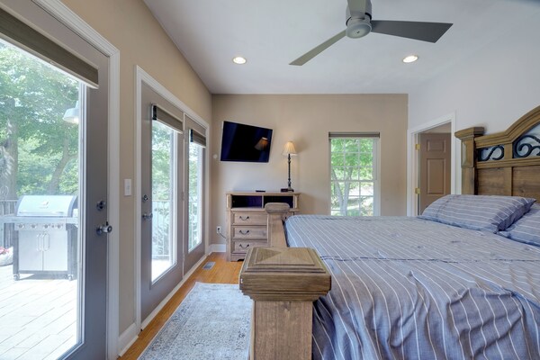 Waterfront Smith Mountain Lake Home W/ Boat Dock! - Smith Mountain Lake, VA