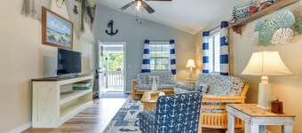Sun, Sand & Smiles! Ocean Isle Apt w/ Balcony
