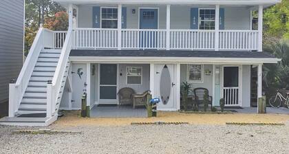 Sun, Sand & Smiles! Ocean Isle Apt w/ Balcony