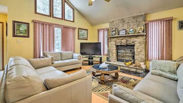 House (3 Bedrooms) | Front of property