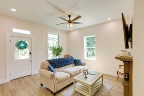 Cottage (2 Bedrooms) | Interior