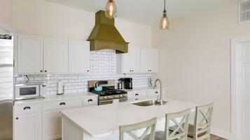 Cottage (2 Bedrooms) | Interior