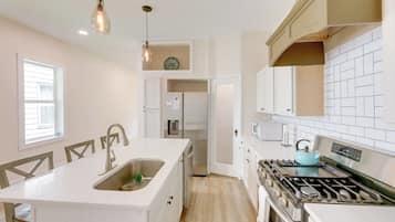 Cottage (2 Bedrooms) | Interior