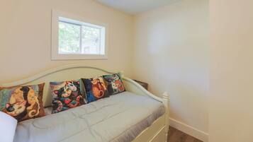 Cottage (2 Bedrooms) | Interior