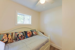 Cottage (2 Bedrooms) | Interior