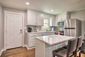 Interior - Cozy House w/ Private Yard, Close to Downtown (Greenville)