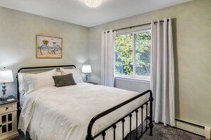 Interior - Anchorage Retreat < 5 Mi to Hilltop Ski Area! (Anchorage)