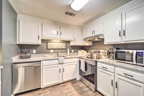 Apartment (2 Bedrooms) | Interior - 3 Mi to Skiing: Mtn-view Condo in Sugar Top Resort (Banner Elk)