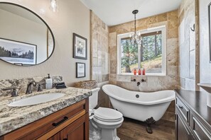 Unclassified image, 5 of 110, button - Hot Tub + Scenic Views: Luxury Twain Harte Cabin! (Twain Harte)