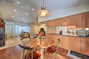House (3 Bedrooms) | Private kitchen
